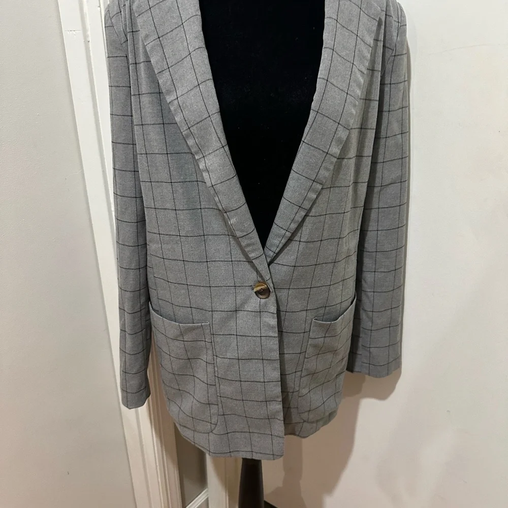 Gray Plaid Blazer with Pockets - Picture 1 of 5